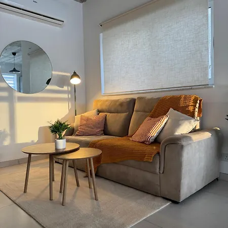 The Fifth Penthouse - 3 Large Bedrooms Apartment *