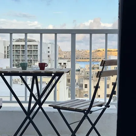 The Fifth Penthouse - 3 Large Bedrooms Daire